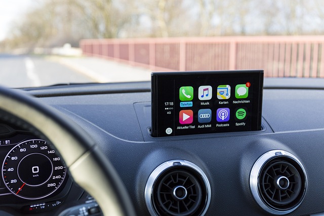 Autoradio GPS CarPlay Chrysler 300 et Bluetooth